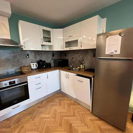 Al Malina 3Bdr Family Apt With Parking Space Near Airport And Iec Sofia Exteriör bild