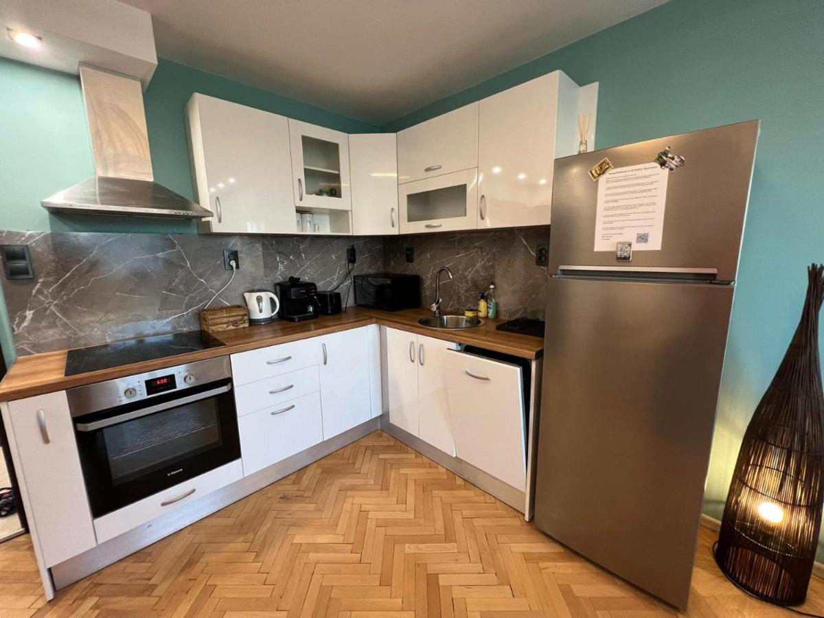 Al Malina 3Bdr Family Apt With Parking Space Near Airport And Iec Sofia Exteriör bild
